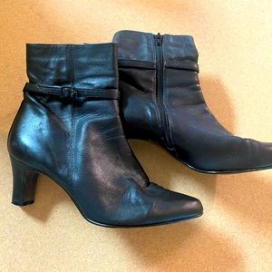 Leather booties by Hunt Club sz 10